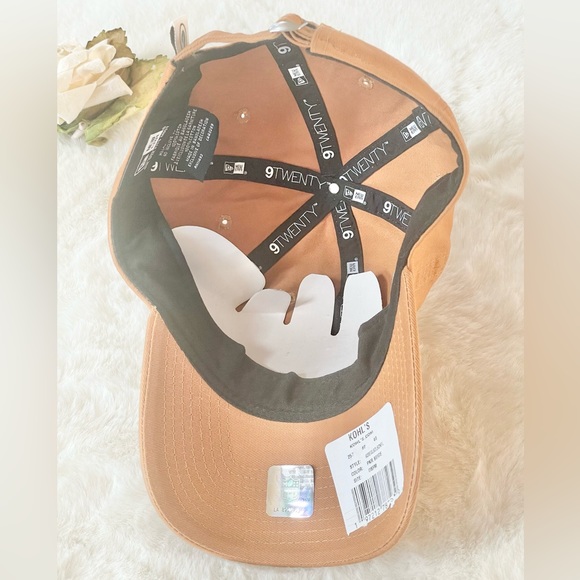 New w/tags GREEN BAY PACKERS HAT Adjustable. BEIGE with Green, white & gold logo - Picture 7 of 7